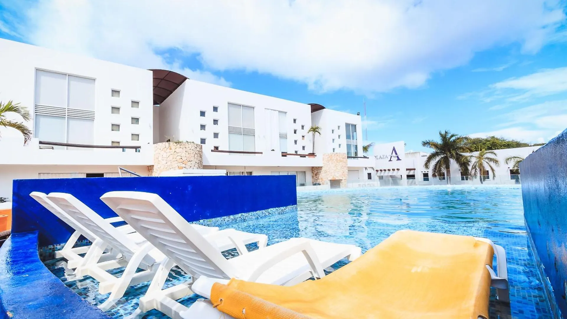 2 Bedroom Penthouse With Private Jacuzzi Next To Fifth Avenue And Beach - Plaza Paraiso A203 Playa del Carmen Mexiko