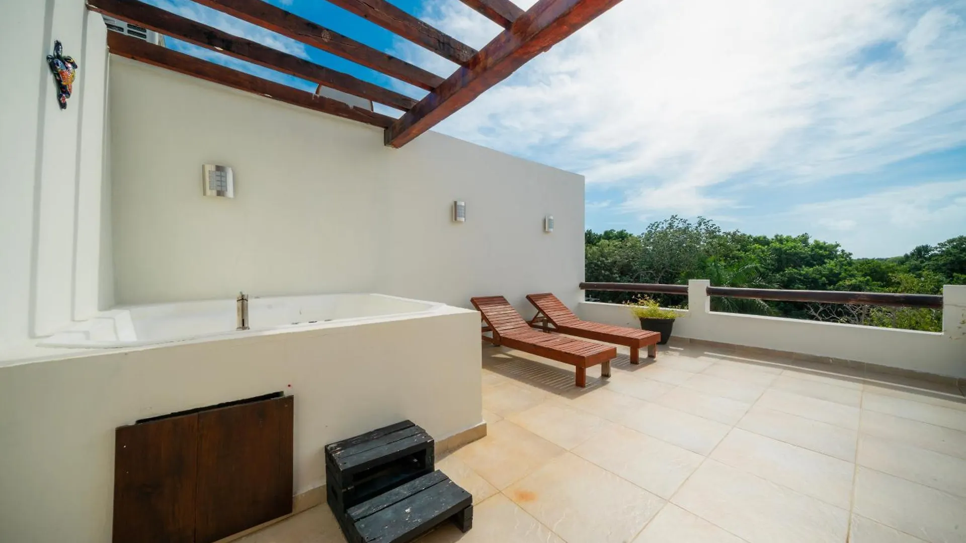 2 Bedroom Penthouse With Private Jacuzzi Next To Fifth Avenue And Beach - Plaza Paraiso A203 Playa del Carmen Apartment